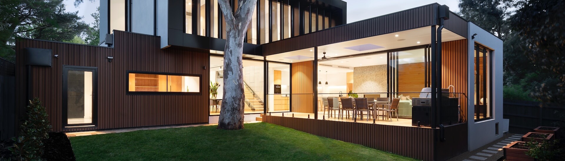 r-architecture-2gDwlIim3Uw-unsplash-Cropped(1)